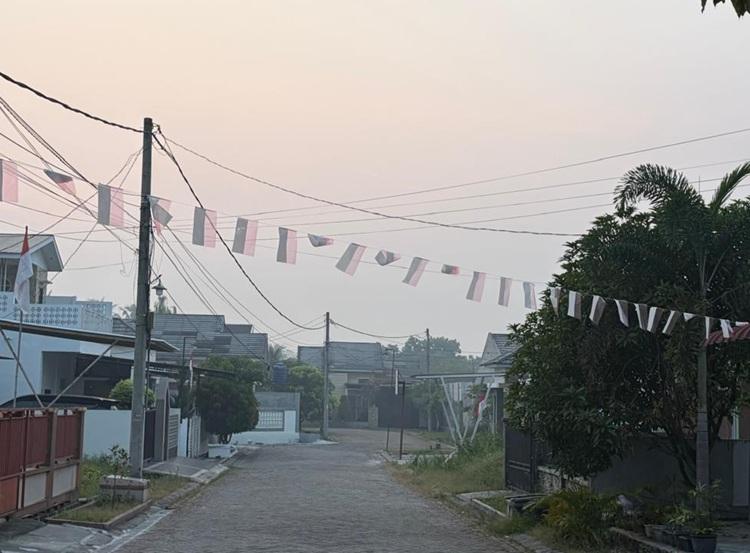 Kabut Asap Tebal Sesakkan Dada Warga Pekanbaru