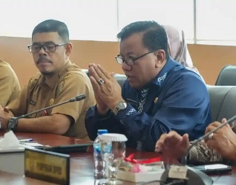 Bupati Kuantan Singingi (Kuansing), Suhardiman Amby.