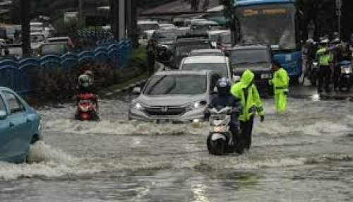 Bannjir masih menghantui warga Kota Pekanbaru saat hujan deras.(ilustrasi/int)