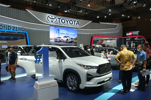 Kijang Innova Zenix Hybrid menjadi model terlaris dengan 614 SPK di IIMS 2025. (Foto: Istimewa)