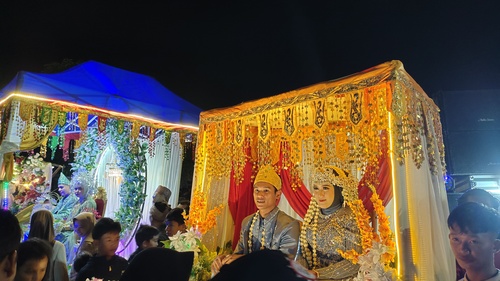 Tradisi Bagarakan Pengantin Sahur di Indragiri Hilir. (Foto: Ayendra)