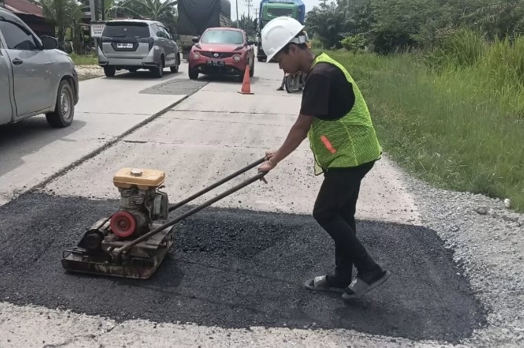 Perbaikan jalan nasional di Riau dikebut jelang momen Nataru 2026 (foto/ist)