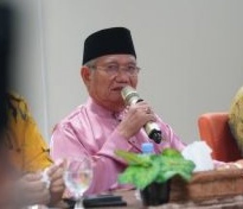 Ketua FKPMR, Mambang Mit.