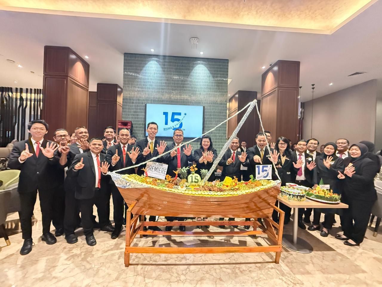 Mengusung tema Rising and Shining, The Premiere Hotel merayakan Anniversary ke-15 (foto/Meri)