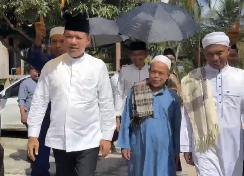 Wakil Bupati Pelalawan, Husni Thamrin, membuka kegiatan Suluk Khalwat. (Foto: Andi Indrayanto)