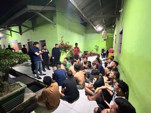 Lapas Kelas IIA Pekanbaru menggelar razia gabungan dan tes urine dadakan. (Foto: Media Center Riau)