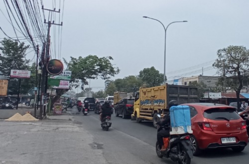 Kabut asap tipis mulai selimuti Kota Pekanbaru.(foto: barkah/halloriau.com)