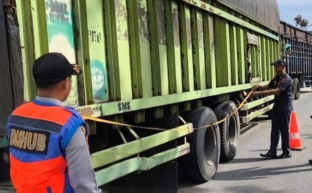Ilustrasi Dishub Pekanbaru mengetatkan pengawasan terhadap truk ODOL yang nekat masuk ke jalan dalam kota (foto/int)