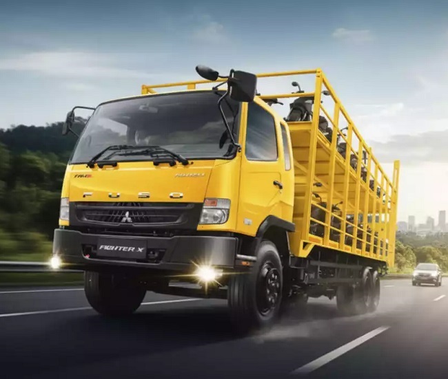PT Krama Yudha Tiga Berlian Motors (KTB) meluncurkan varian terbaru medium duty truck (MDT), Fighter X FN 61 FSL.
