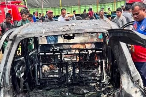 Mobil penuh jeriken terbakar dan hanguskan SPBU Pelalawan (foto/int)