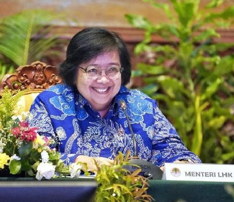 Mantan Menteri Lingkungan Hidup dan Kehutanan (LHK) Siti Nurbay.