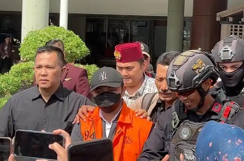 Gubernur Riau nonaktif, Abdul Wahid segera jalani persidangan terkait dugaan korupsi.(foto: tribunpekanbaru.com)