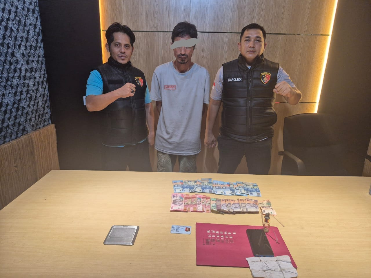 Polsek Teluk Meranti tangkap pengedar yang baru siap nyabu (foto/Andy)