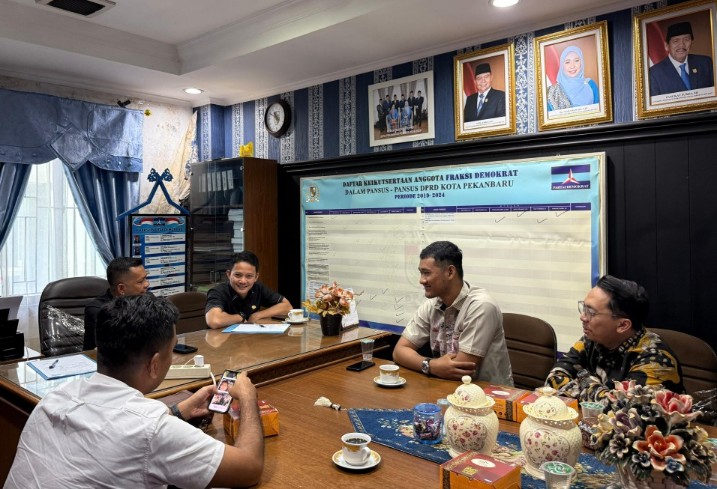 PMP bersilaturahmi dengan anggota DPRD Pekanbaru Fraksi Demokrat (foto/mimi)