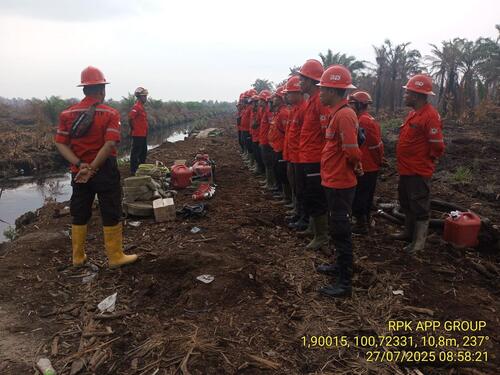 PT Arara Abadi APP Group mengerahkan satu peleton RPK lengkap dengan peralatan standar ke Kabupaten Rohul dan Rohil. (Foto: Istimewa)