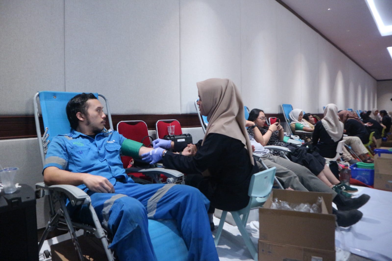 Suasana donor darah ke-72 KDD Riau Kompleks di Hotel Unigraha (foto/ist)