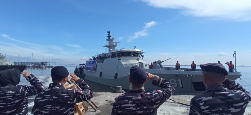 Tim ERB 2026 berangkat dengan KRI Lepu 861 dari Pelabuhan Pelindo Dumai menuju wilayah 3T di Riau.(foto: barkah/halloriau.com)