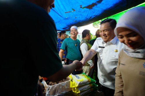 Ilustrasi Plt Gubri, SF Hariyanto saat mnghadiri operasi pasar murah beberapa waktu lalu (foto/int)