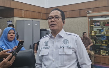 Ketua Komisi III DPRD Riau, Edi Basri soroti WFH Jumat (foto/Fitri)