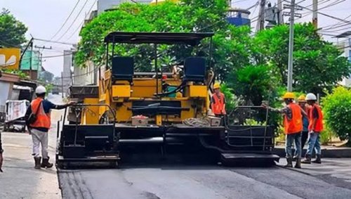 Dinas PUPR Pekanbaru masih banyak PR perbaikan jalan rusak.(foto: int)