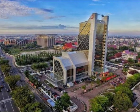 Gedung Bank Riau Kepri Syariah.