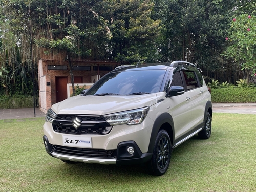 Suzuki New XL7 Hybrid hadir sebagai pilihan ideal bagi keluarga. (Foto: Istimewa)
