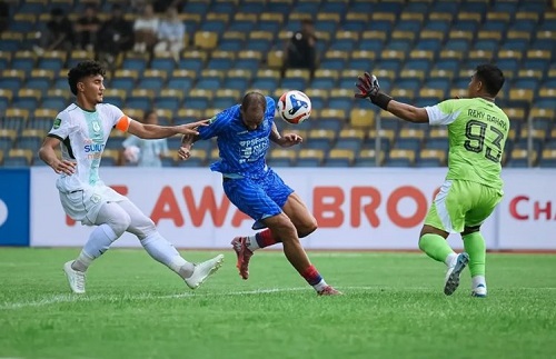 PSPS Pekanbaru ditahan imbang PSMS Medan di Stadion Kaharuddin Nasution Pekanbaru, Sabtu sore.(foto: int)