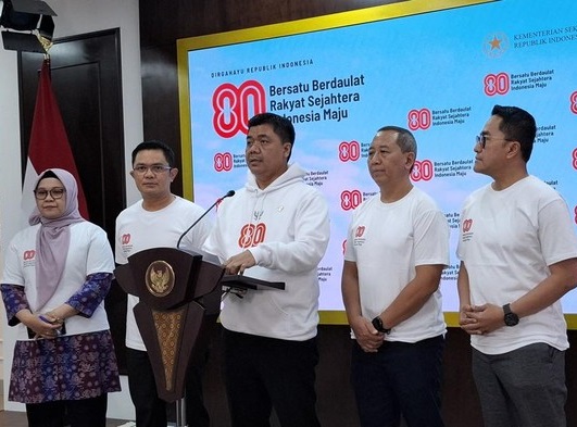 Konferensi pers libur nasional.