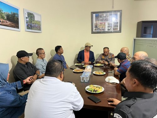 Ramah Tamah PWI Riau dan Bidhumas Polda Riau di Kantor PWI Riau Jalan Arifin Achmad, Pekanbaru (foto/ist)