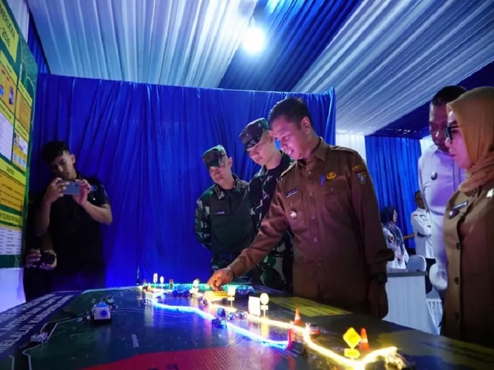 Bupati Kampar Ahmad Yuzar bersama Wakil Bupati Kampar Misharti serta unsur Forkopimda Kabupaten Kampar melakukan peninjauan ke Posko Terpadu pelayanan Idulfitri, Senin (16/3/2026).