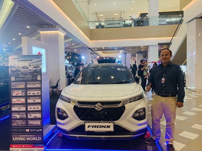 Pameran Suzuki di Mall Living World Pekanbaru.