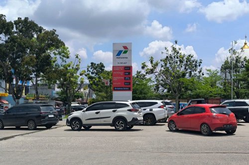 Ilustrasi antrean BBM mengular di Pekanbaru, warga rela berjam-jam di SPBU (foto/int)