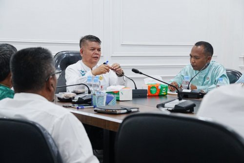 Pj Sekdakab Kuansing pimpin rapat persiapan HUT RI dan HUT Riau.(foto: ultra/halloriau.com)