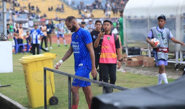 Pelatih PSPS Pekanbaru, Aji Santoso coret tiga pemain asing usai laga lawan Garudayaksa (foto/MCR)