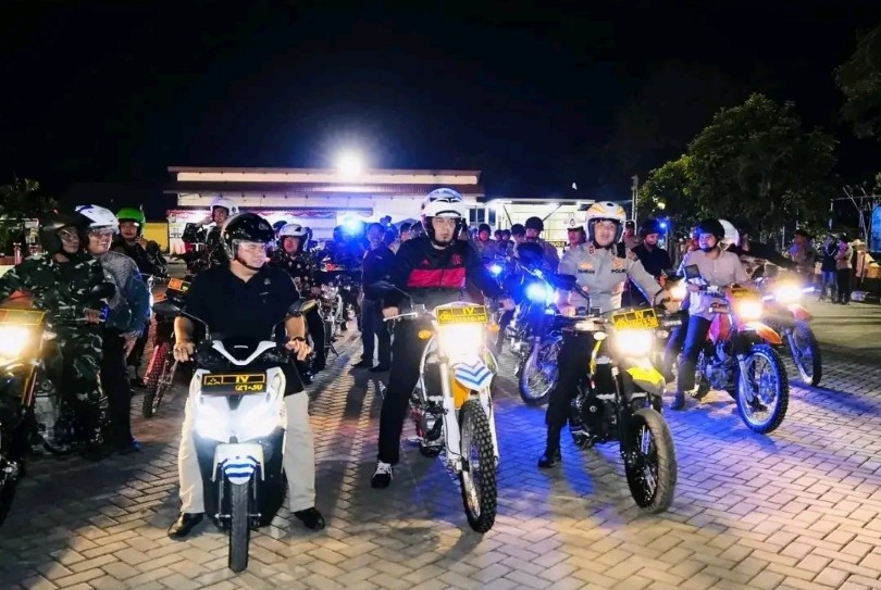 Bupati Ade Agus bersama Forkopimda dan Polres Inhu gelar patroli jaga Kamtibmas (foto/andri)