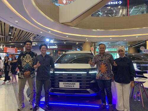 Hyundai Panam menggelar pameran di Living World Pekanbaru. (Meri Yindani)