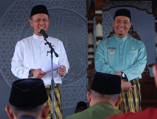 Walikota Agung Nugroho dan Wakil Walikota Markarius Anwar. 