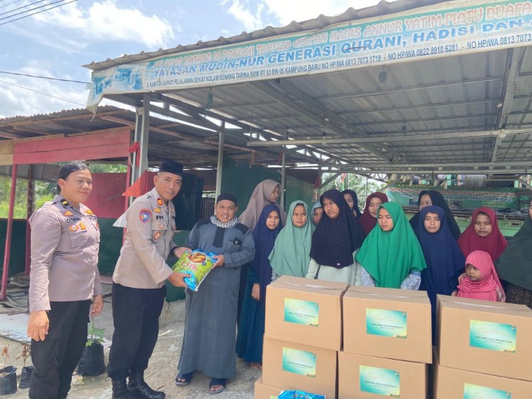Polres Pelalawan menyalurkan bantuan Sembako ke Pondok Tahfiz Al-Qur
