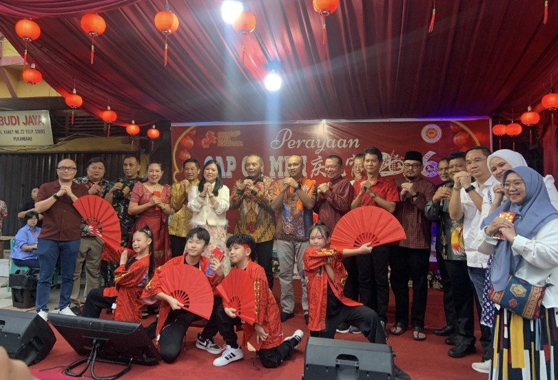 Ribuan warga padati perayaan Cap Go Meh di Jalan Karet, Pekanbaru (foto/Meri)