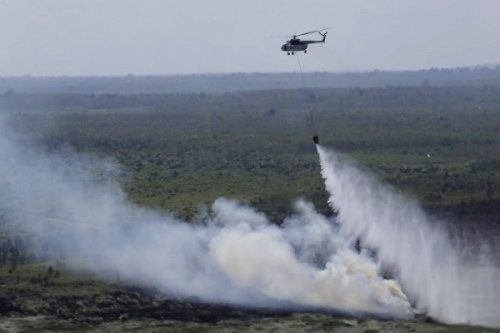 Waterbombing karhutla di Riau.(ilustrasi/int)