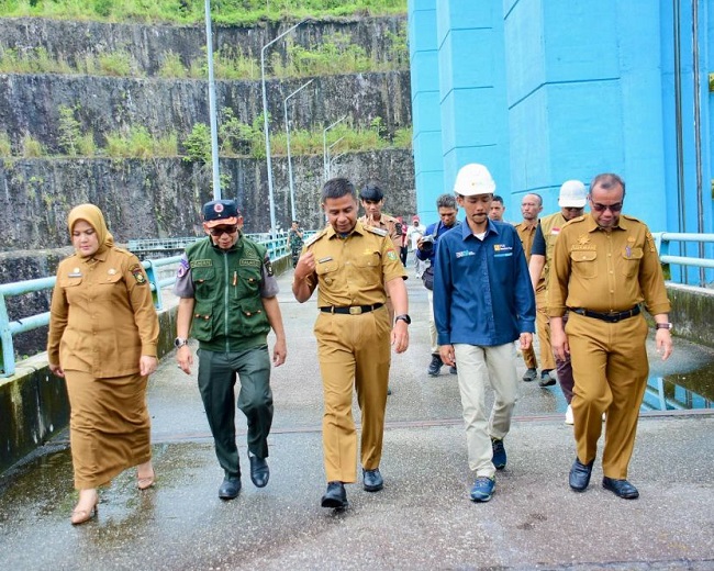 Bupati dan Wabup Kampar turun langsung pantau waduk Koto Panjang.