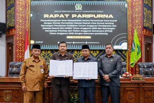 Pemko Dumai dan DPRD sepakati rancangan perubahan KU-APBD dan PPAS 2025 (foto/bambang)