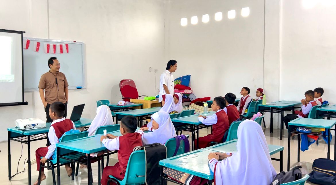 PKM dosen UHTP upayakan peningkatan digitalisasi administrasi rapor berbasis teknologi informasi (foto/yuni)