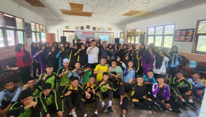 Bawaslu Rohul kembali melakukan edukasi politik kepada generasi muda melalui program Bawaslu Go To School di Matsama MAS Kepenuhan (foto/ist)