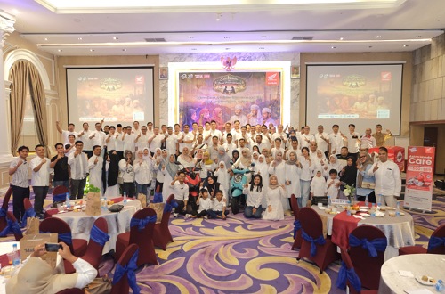 Jajaran manajemen PT CDN Riau bersama konsumen loyal dalam kegiatan buka puasa bersama.(foto: istimewa)