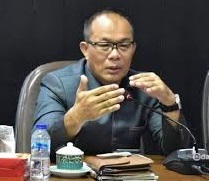 Ketua Komisi I DPRD Pekanbaru Robin Eduar SE, MH