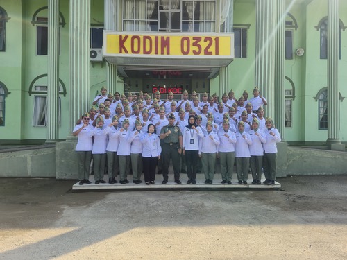 Alumni SPPI Rohil bersilaturahmi dengan Dandim 0321/Rohil. (Foto: Afrizal)