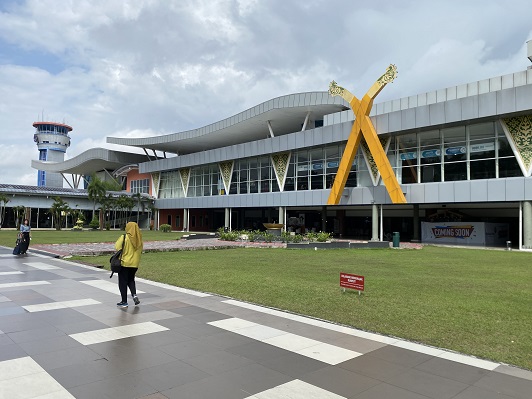Jelang libur Nataru 2026, pemesanan tiket di Bandara SSK II masih normal (foto/dok-halloriau)