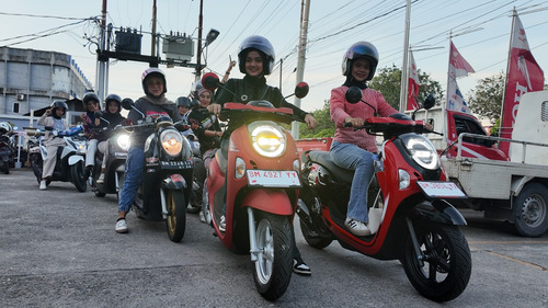 PT CDN berikan tips berkendara sepeda motor untuk wanita. (Foto: Istimewa)