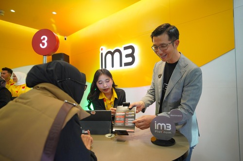 IM3 Platinum dan Erafone berkolaborasi menghadirkan paket bundling eksklusif dengan ponsel Samsung dan Oppo. (Foto: Ostimewa)
